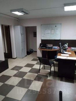 офис 130 м², этаж 1