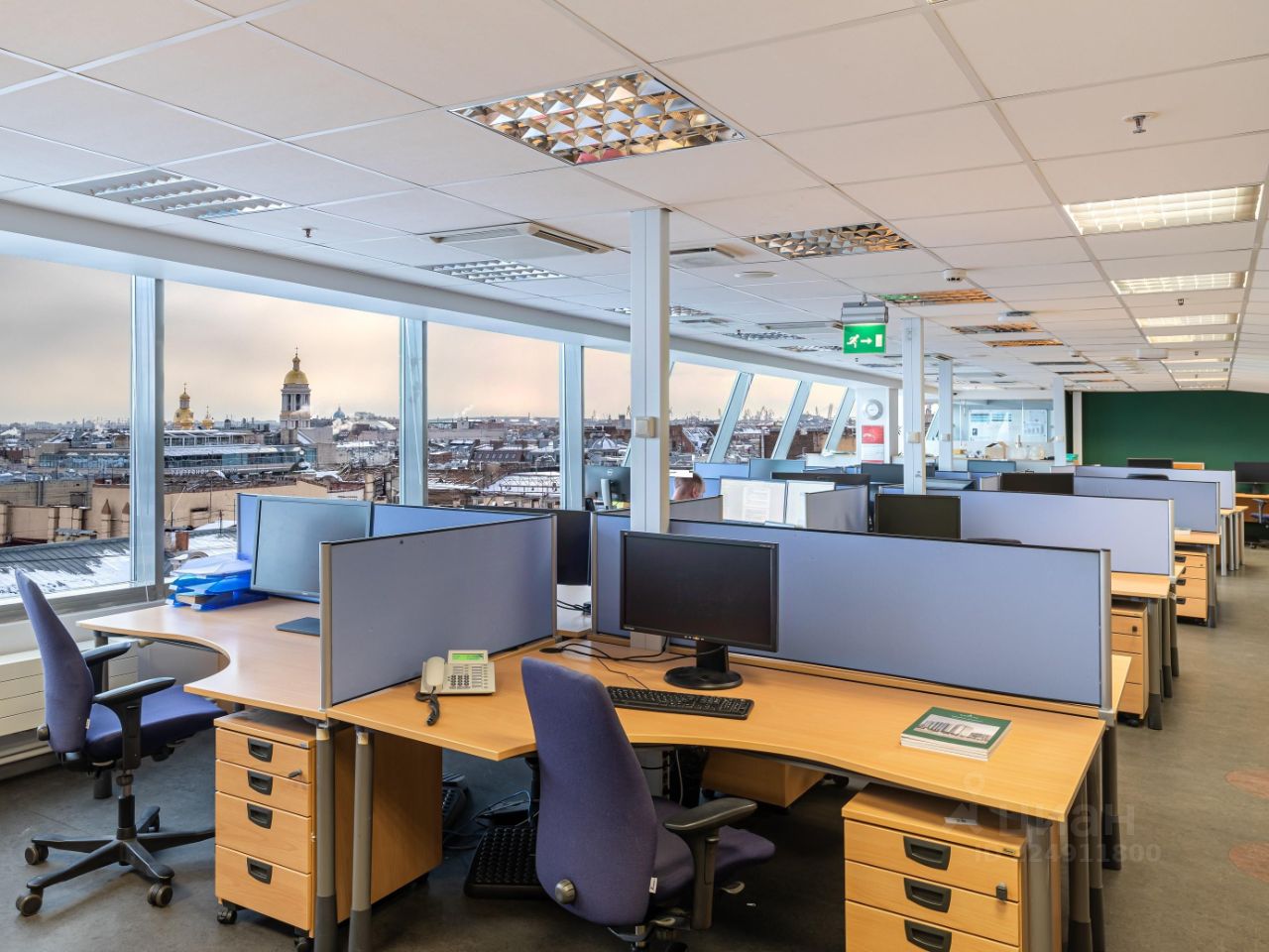 HR consulting team meeting