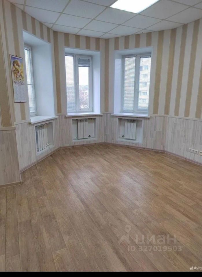 Офис в Красноярский край, Железногорск Школьная ул., 30 (27 м²)