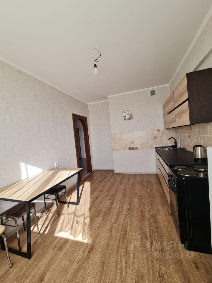 2-к кв. Хакасия, Абакан ул. Торосова, 15 (70.0 м²)