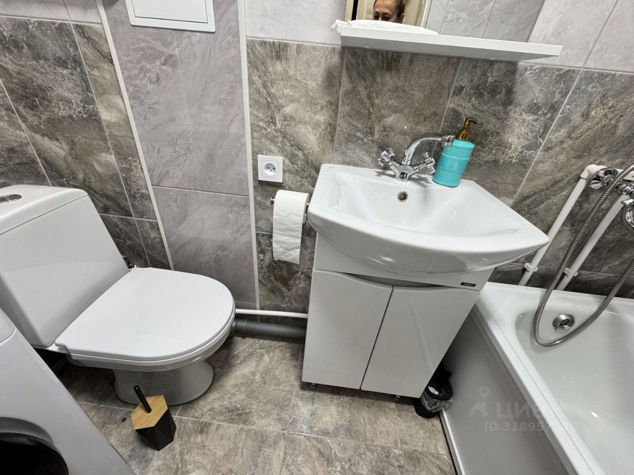 2-к кв. Карачаево-Черкесия, Черкесск Октябрьская ул., 48 (45.0 м²)