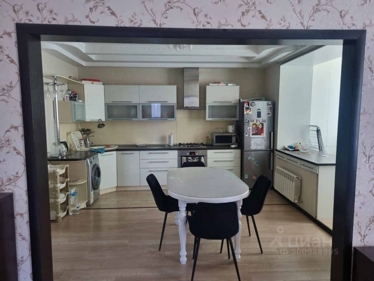 2-к кв. Калмыкия, Элиста ул. Т. Самохина, 19В (82.0 м²)