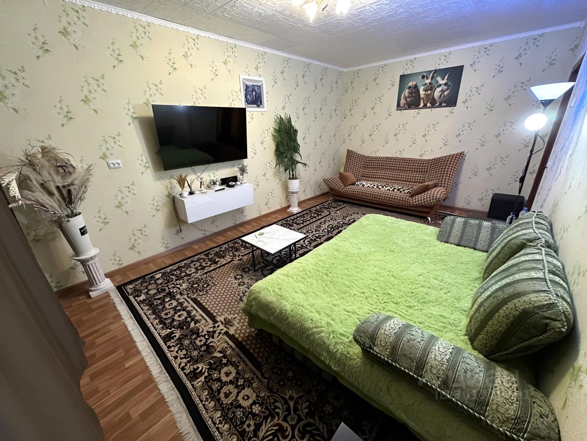 Сдам двухкомнатную квартиру 54м² ул. Гагарина, 65, Каменск-Шахтинский,  Ростовская область - база ЦИАН, объявление 301228721