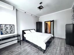 2-комн.кв., 80 м², этаж 2