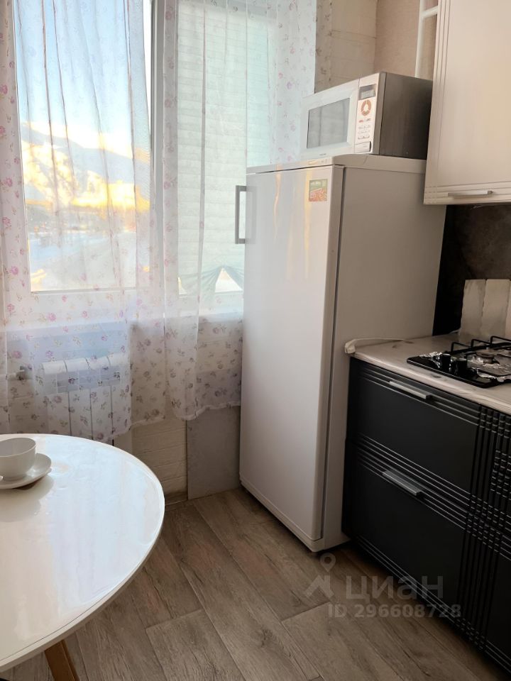 1-к кв. Мурманская область, Кировск Ленинградская ул., 14 (33.0 м²)