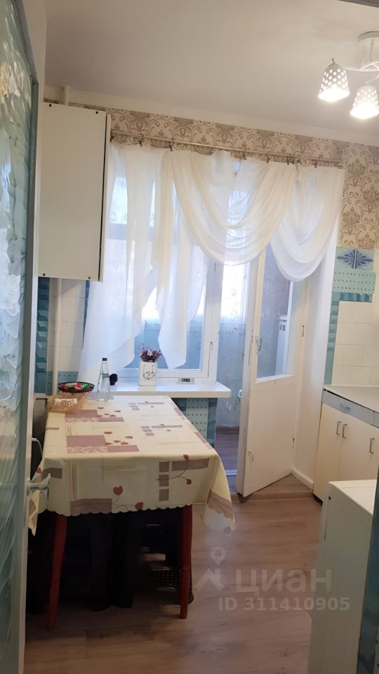 2-к кв. Ставропольский край, Кисловодск ул. Андрея Губина, 26 (65.0 м²)