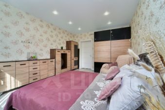 2-комн.кв., 65 м², этаж 13