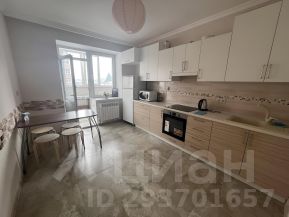 2-комн.кв., 82 м², этаж 3