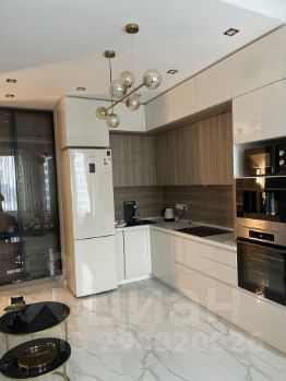 2-комн.кв., 72 м², этаж 21