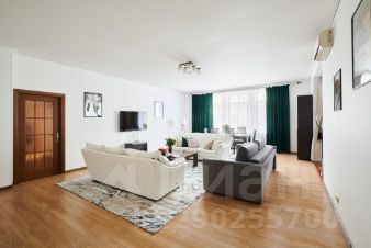 4-комн.кв., 150 м², этаж 4