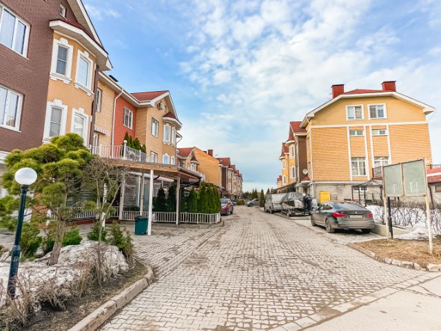 5-комн., 160 м², 1/5 этаж