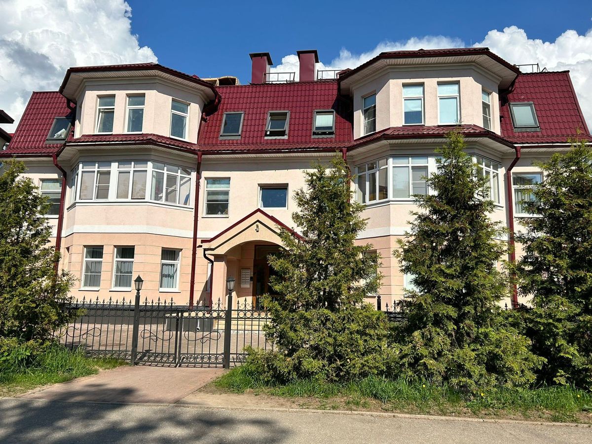 Сдам трехкомнатные апартаменты 80м² ул. Максима Горького, 4Б, Псков,  Псковская область - база ЦИАН, объявление 302627783