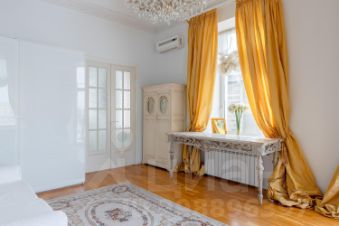 3-комн.кв., 120 м², этаж 3