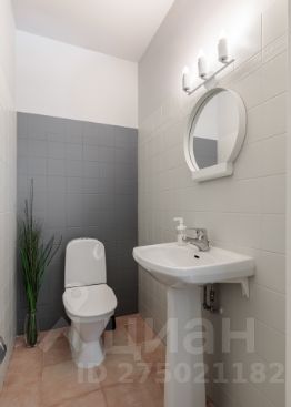 4-комн.кв., 140 м², этаж 4