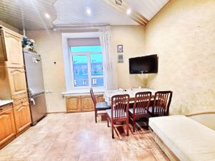 3-комн.кв., 90 м², этаж 4