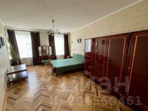 3-комн.кв., 90 м², этаж 3