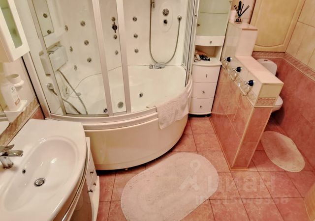 3-комн., 106 м², 2/5 этаж