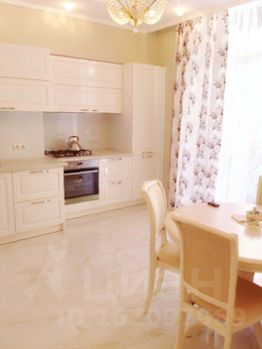 2-комн.кв., 65 м², этаж 3