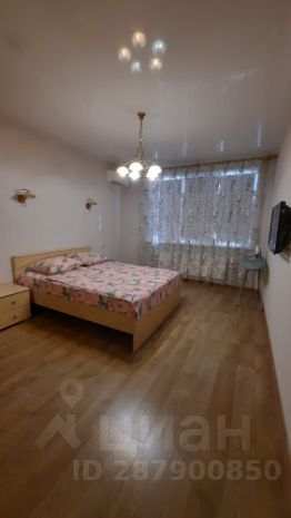 2-комн.кв., 82 м², этаж 3