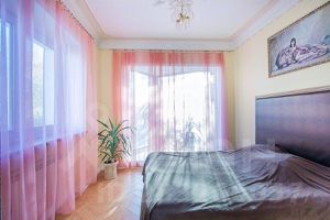 4-этаж.  1350 м²