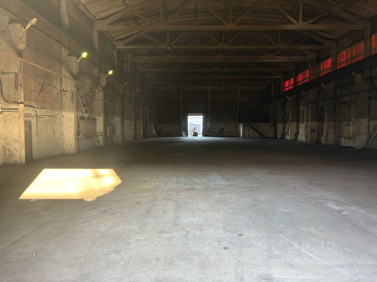 Производственное помещение в Санкт-Петербург Уманский пер., 68к2 (1433 м²)