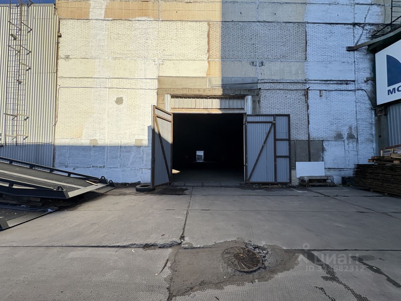 Производственное помещение в Санкт-Петербург Уманский пер., 68к2 (1433 м²)