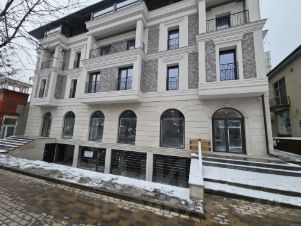 торг. площадь 180 м², этаж 1