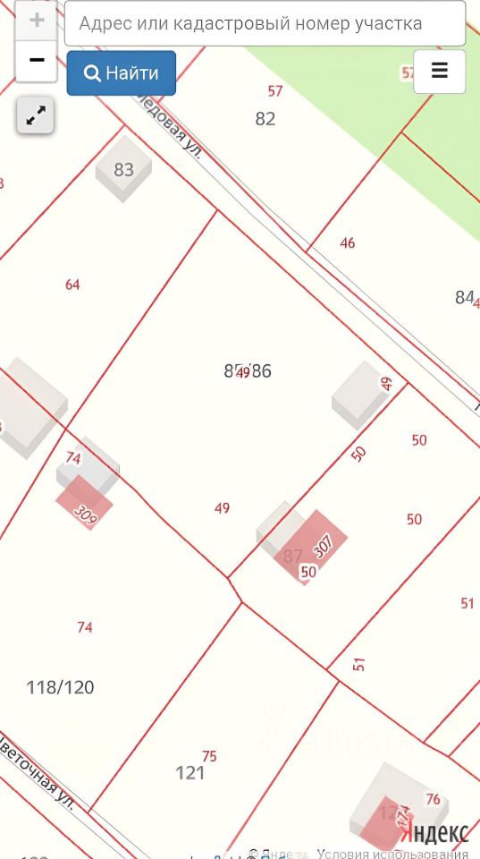 На изображении представлена схема земельного участка с обозначением границ и нумерацией объектов. Структурные элементы включают в себя различные участки земли, размеченные красными линиями. Видны номера участков, что указывает на их индивидуальную идентификацию. Основные характеристики заключаются в четком разделении территории на отдельные участки, каждый из которых имеет свой номер. Цветовая палитра включает белый фон с красными линиями и черными цифрами, что создает контраст и облегчает восприятие информации. Дизайн минималистичен и функционален, соответствующий целям кадастрового учета.