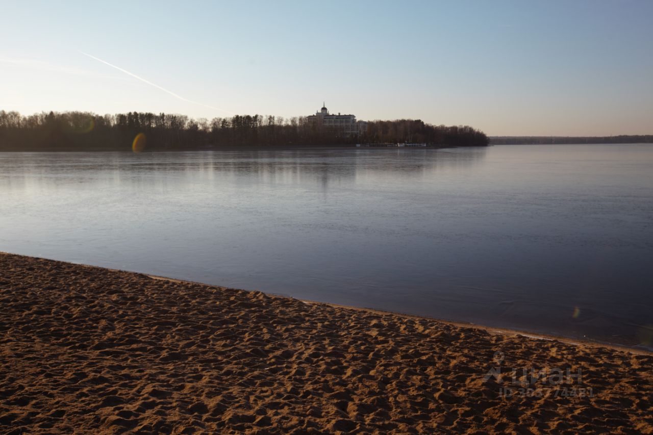 Купить загородную недвижимость в коттеджном поселке Ривьера Парус в деревне  Пятница, продажа загородной недвижимости - база объявлений Циан. Найдено 2  объявления